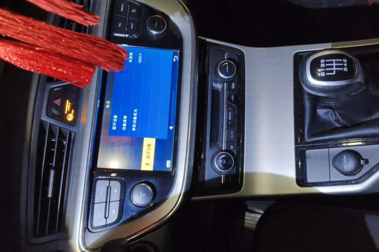 Used Geely Auto Emgrand GL 2017 1.8L Manual Elite Model Audio And AC Panel
