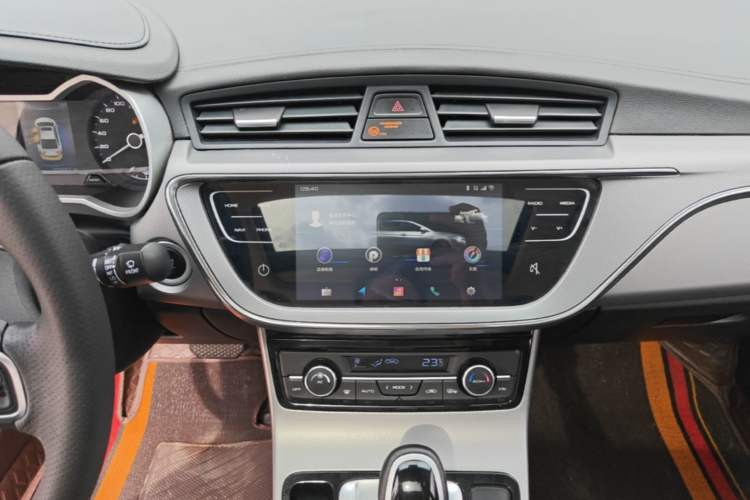 Used Geely Auto Emgrand GL 2017 1.8L DCT Elite Model Audio And AC Panel