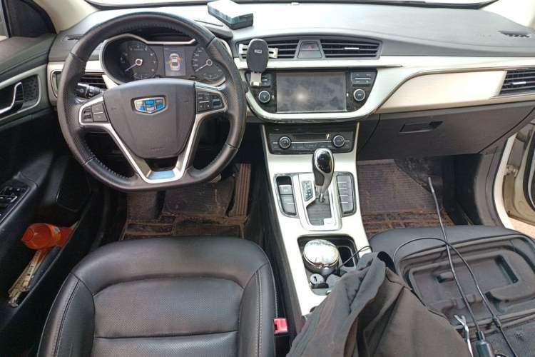 Used Geely Auto Emgrand GL 2017 1.3T DCT Elite Model Center Console