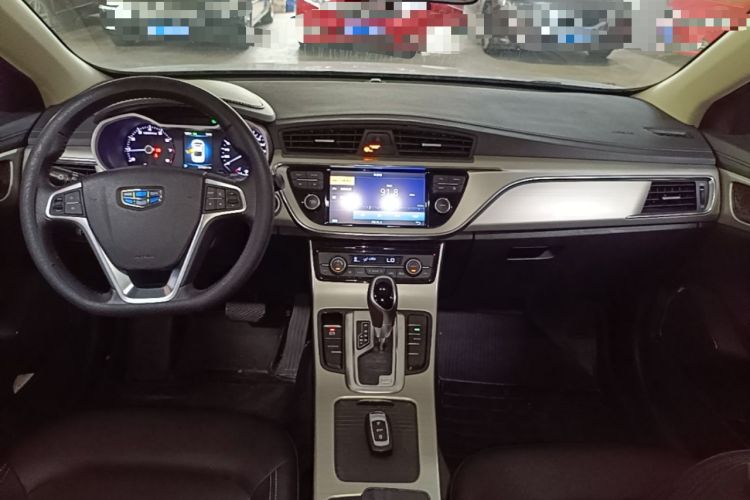 Used Geely Auto Emgrand GL 2017 1.8L DCT Elite Model Center Console