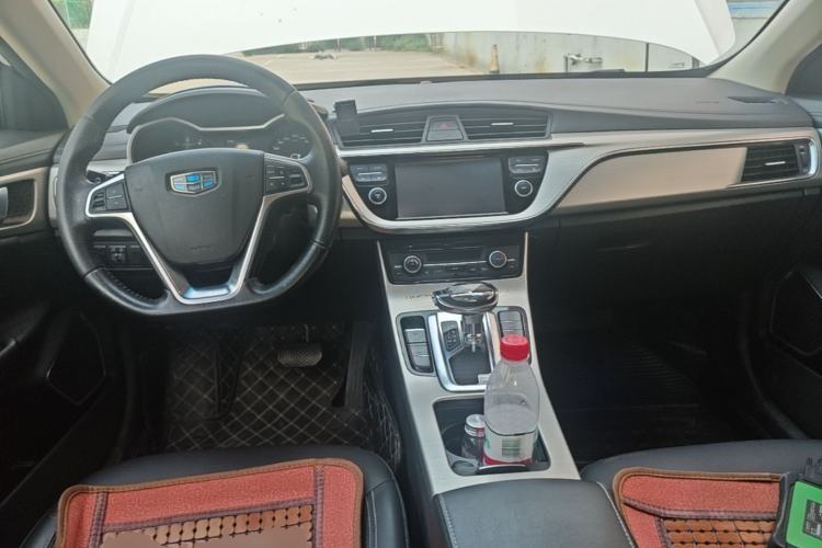 Used Geely Auto Emgrand GL 2017 1.8L DCT Elite Model Center Console