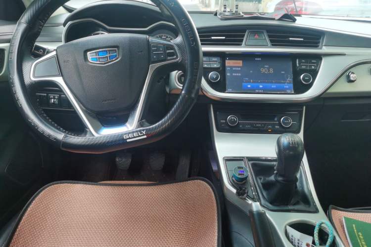 Used Geely Auto Emgrand GL 2017 1.8L Manual Elite Model Center Console