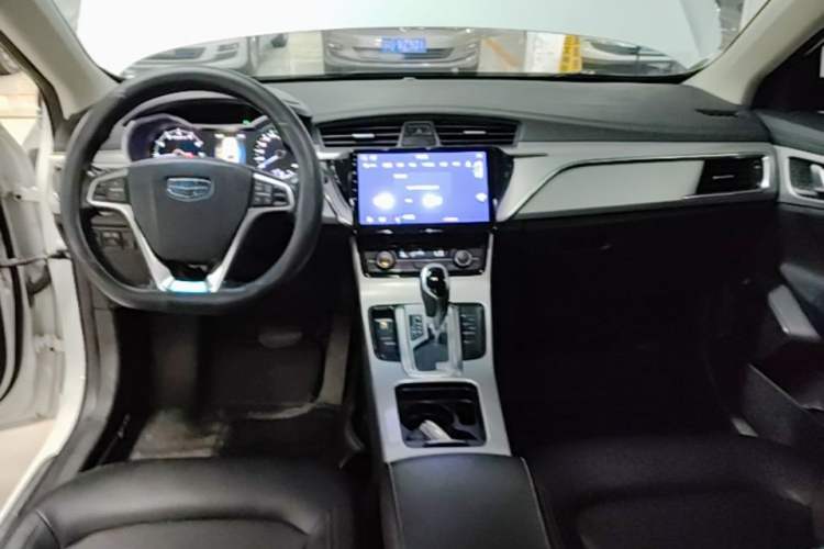 Used Geely Auto Emgrand GL 2017 1.3T DCT Elite Model Center Console