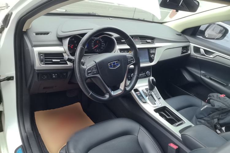 Used Geely Auto Emgrand GL 2017 1.8L DCT Elite Model Center Console