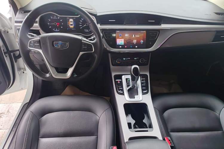 Used Geely Auto Emgrand GL 2017 1.8L DCT Elite Model Center Console