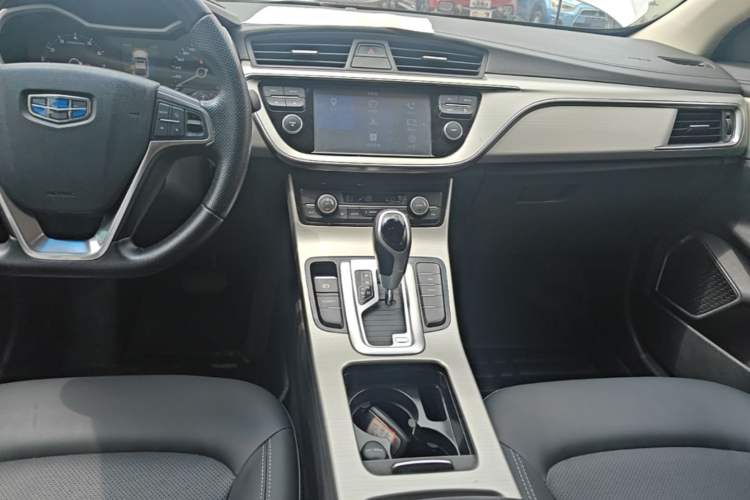 Used Geely Auto Emgrand GL 2017 1.3T DCT Elite Model Center Console
