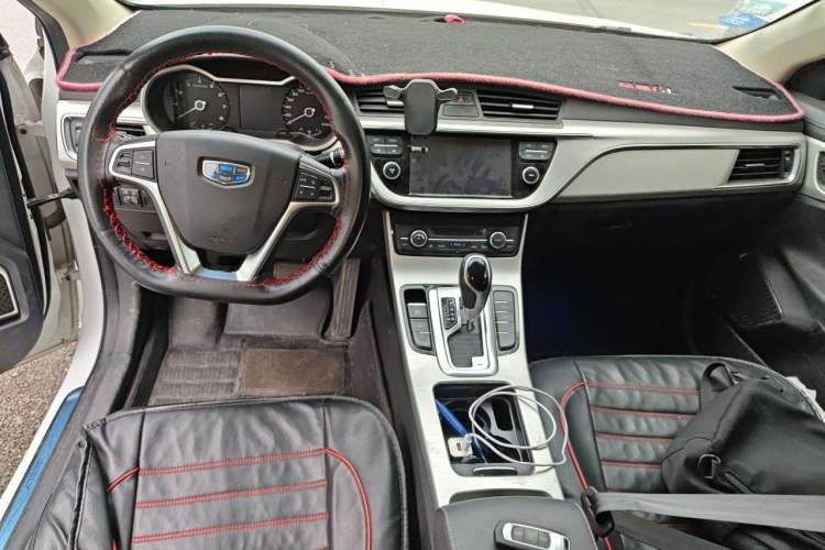 Used Geely Auto Emgrand GL 2017 1.8L DCT Elite Model Center Console