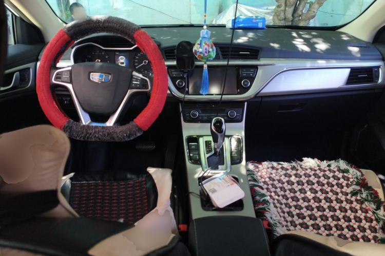 Used Geely Auto Emgrand GL 2017 1.8L DCT Elite Model Center Console