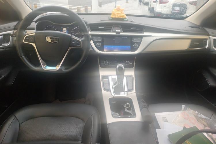 Used Geely Auto Emgrand GL 2017 1.8L DCT Elite Model Center Console