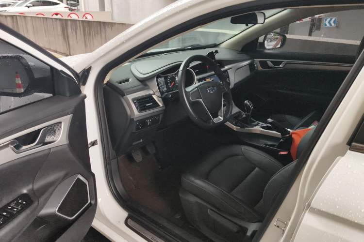 Used Geely Auto Emgrand GL 2017 1.8L Manual Elite Model Driver Seat