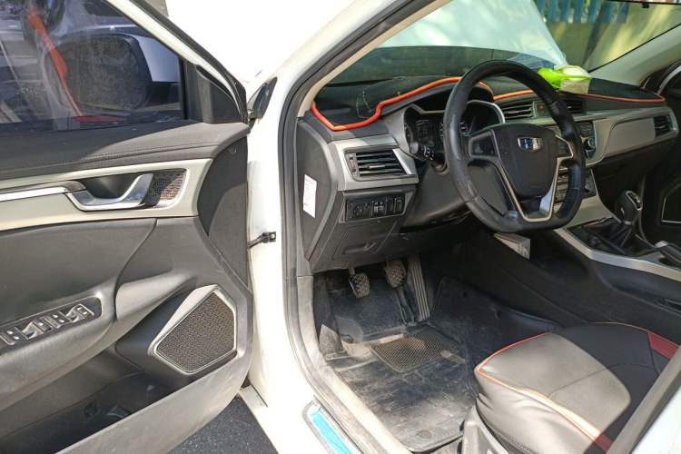 Used Geely Auto Emgrand GL 2017 1.8L Manual Elite Model Driver Seat