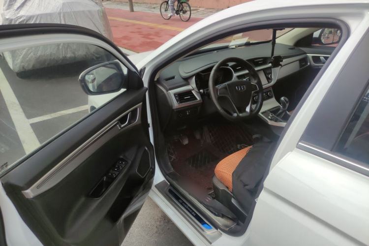 Used Geely Auto Emgrand GL 2017 1.8L Manual Elite Model Driver Seat