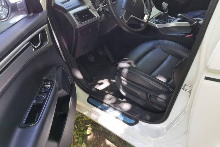 Used Geely Auto Emgrand GL 2017 1.3T Manual Elite Model Driver Seat