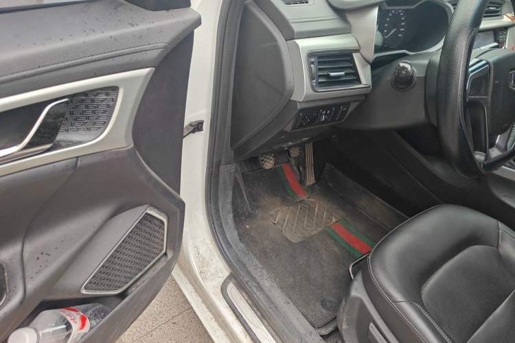 Used Geely Auto Emgrand GL 2017 1.3T Manual Elite Model Driver Seat