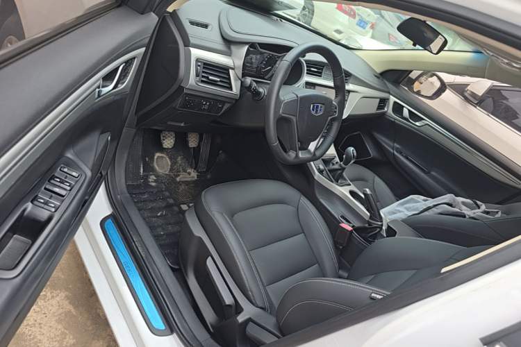Used Geely Auto Emgrand GL 2017 1.8L Manual Elite Model Driver Seat