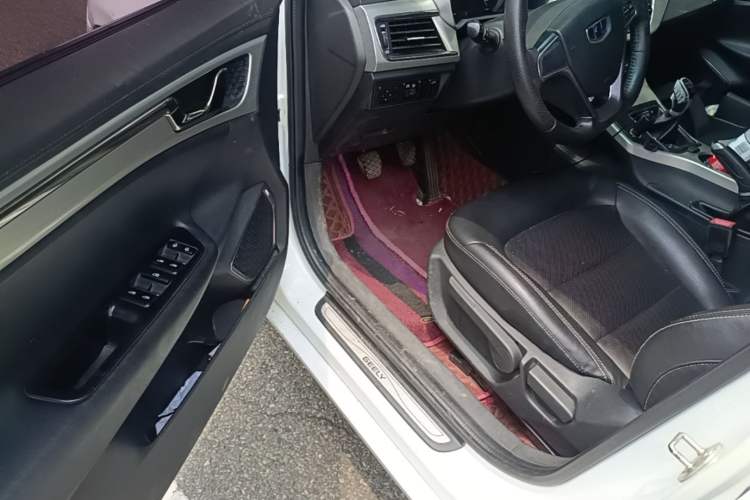 Used Geely Auto Emgrand GL 2017 1.8L Manual Elite Model Driver Seat