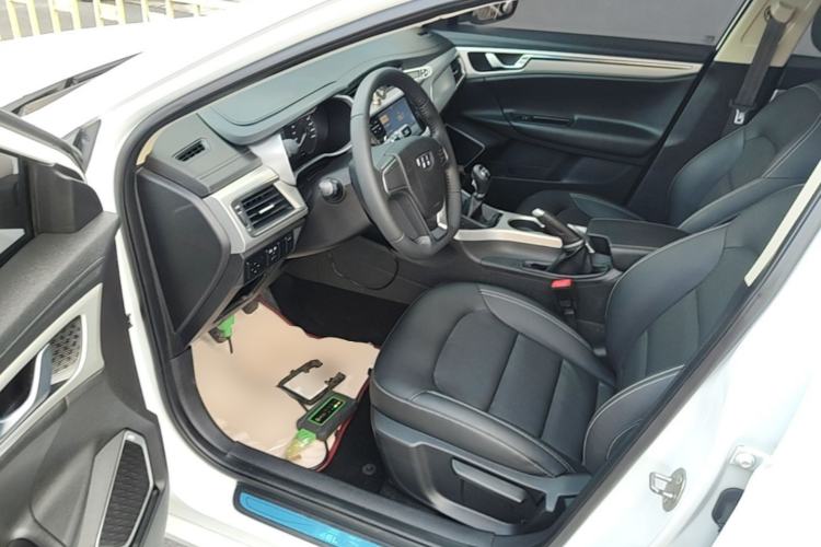 Used Geely Auto Emgrand GL 2017 1.3T Manual Elite Model Driver Seat