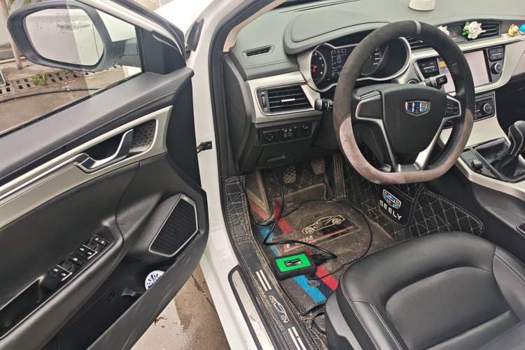 Used Geely Auto Emgrand GL 2017 1.8L Manual Elite Model Driver Seat