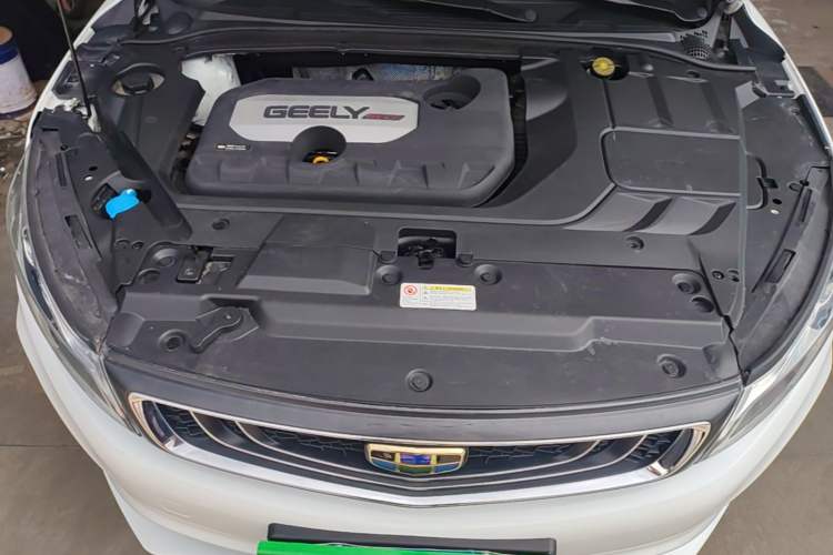 Used Geely Auto Emgrand GL 2017 1.8L DCT Elite Model Engine Bay