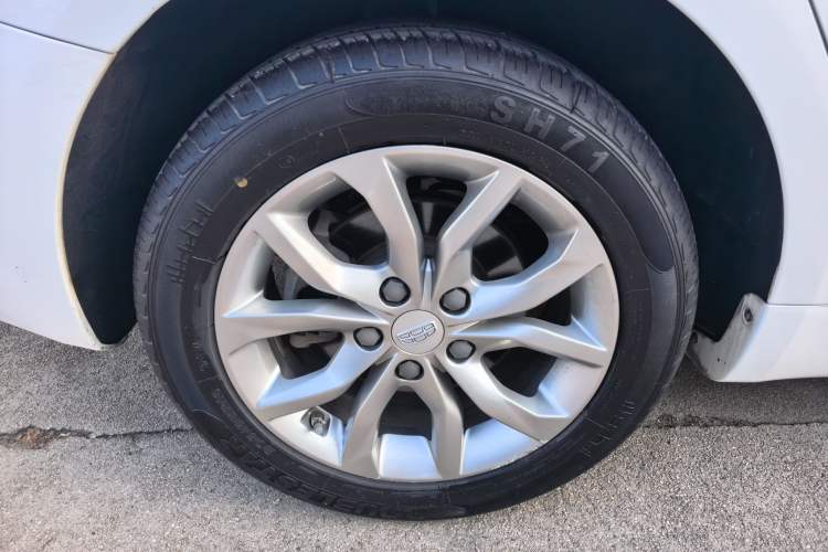 Used Geely Auto Emgrand GL 2017 1.8L DCT Elite Model Exterior 2