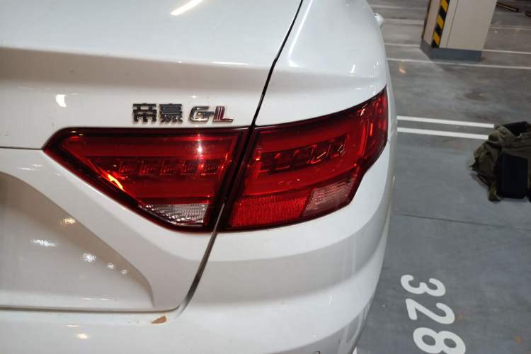 Used Geely Auto Emgrand GL 2017 1.8L DCT Elite Model Exterior 3