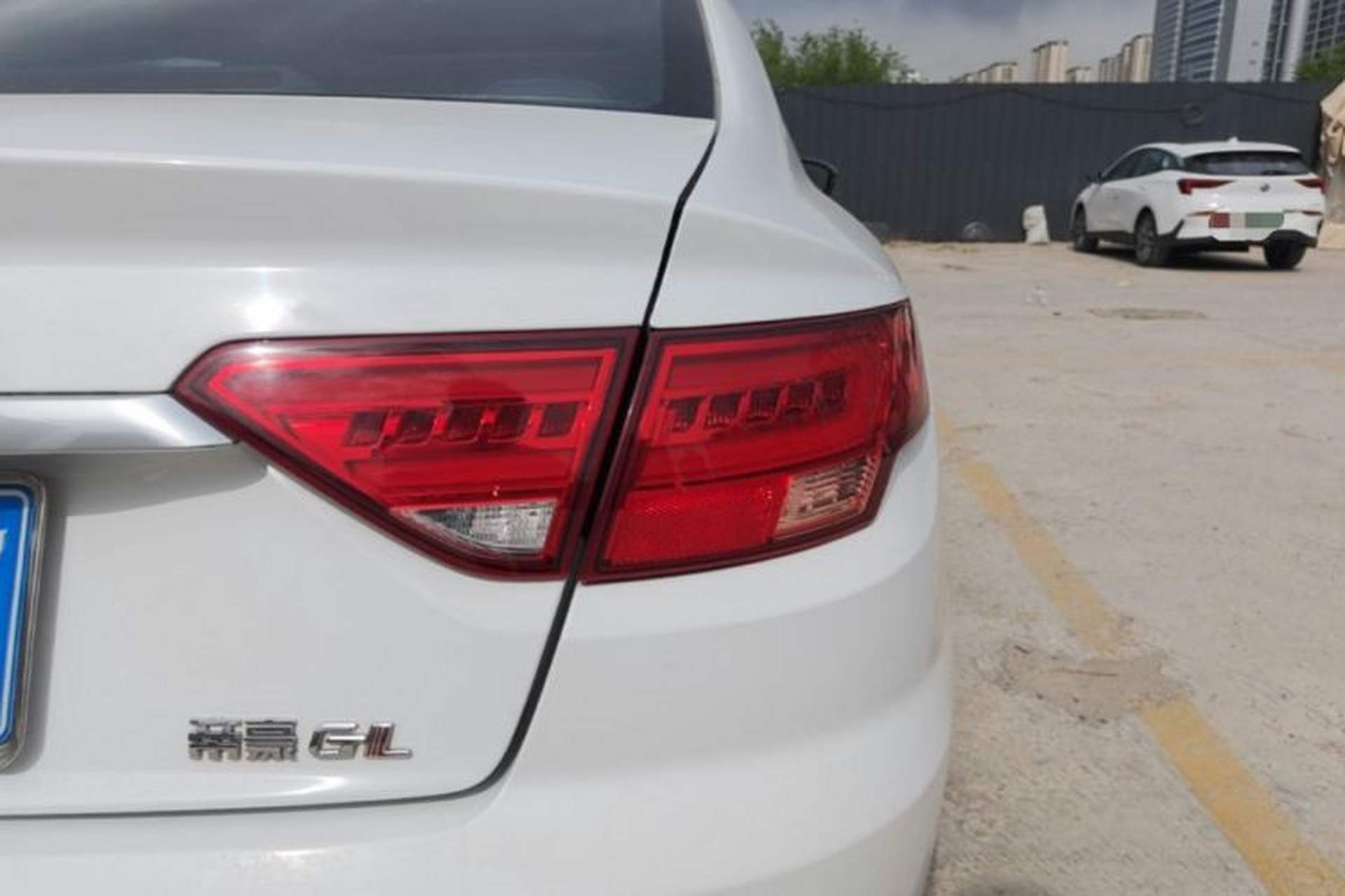 Used Geely Auto Emgrand GL 2017 1.8L DCT Elite Model Exterior 3