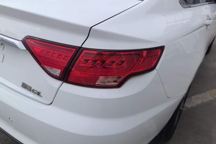 Used Geely Auto Emgrand GL 2017 1.8L DCT Elite Model Exterior 3
