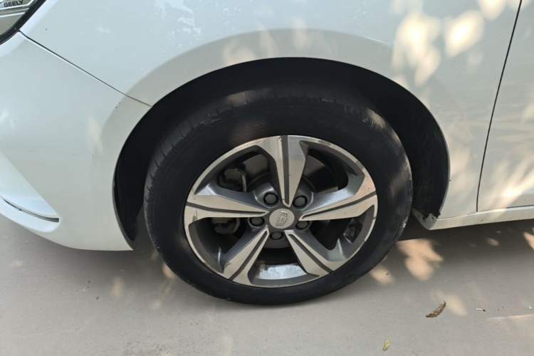 Used Geely Auto Emgrand GL 2017 1.8L DCT Elite Model Exterior 4