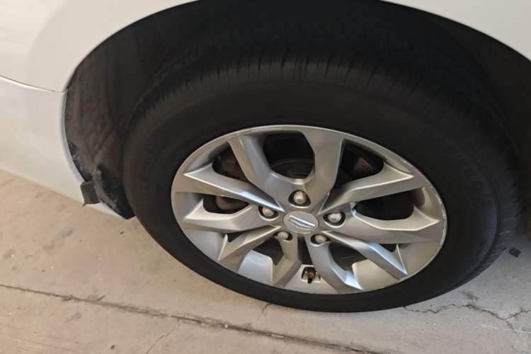 Used Geely Auto Emgrand GL 2017 1.3T DCT Elite Model Exterior 5