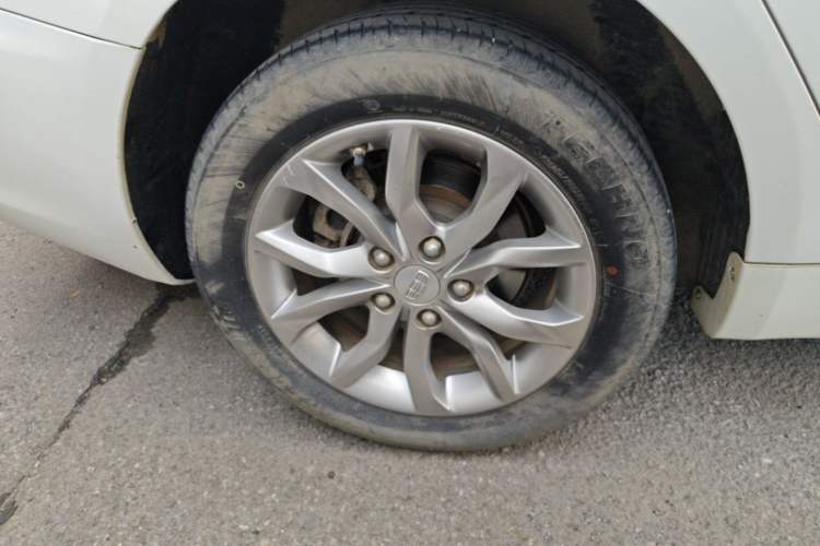 Used Geely Auto Emgrand GL 2017 1.3T Manual Elite Model Exterior 5