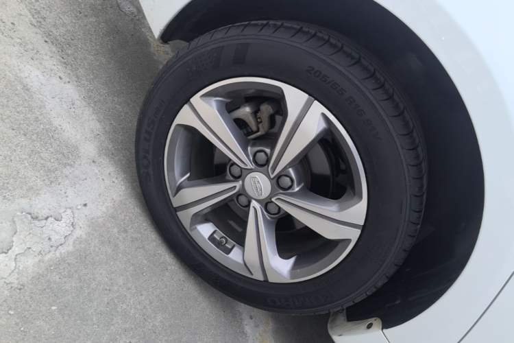 Used Geely Auto Emgrand GL 2017 1.8L DCT Elite Model Exterior 5