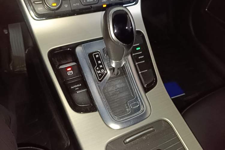 Used Geely Auto Emgrand GL 2017 1.8L DCT Elite Model Gear Lever