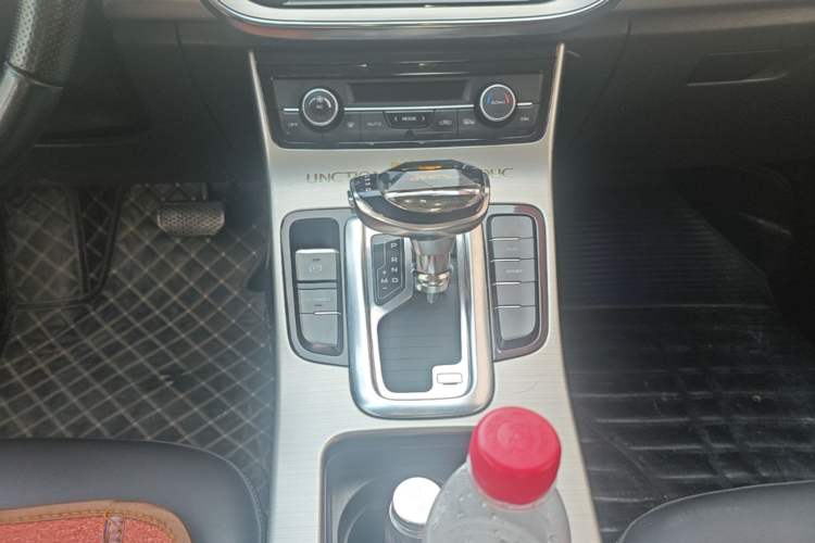 Used Geely Auto Emgrand GL 2017 1.8L DCT Elite Model Gear Lever