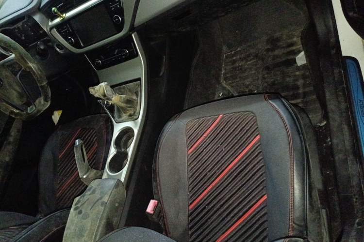 Used Geely Auto Emgrand GL 2017 1.8L Manual Elite Model Gear Lever
