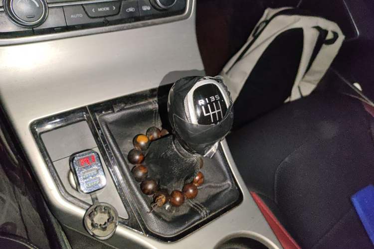 Used Geely Auto Emgrand GL 2017 1.8L Manual Elite Model Gear Lever