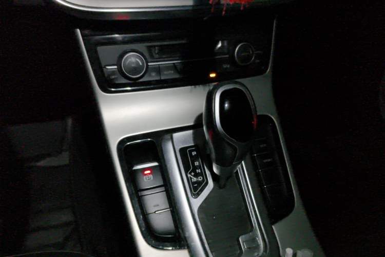 Used Geely Auto Emgrand GL 2017 1.8L DCT Elite Model Gear Lever