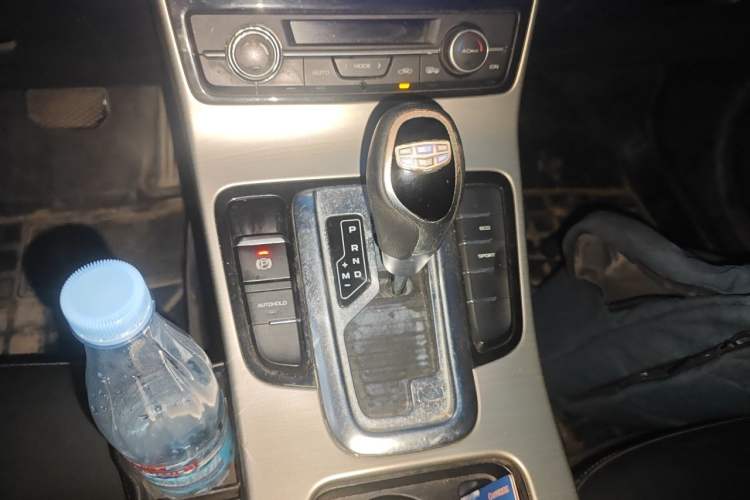 Used Geely Auto Emgrand GL 2017 1.3T DCT Elite Model Gear Lever