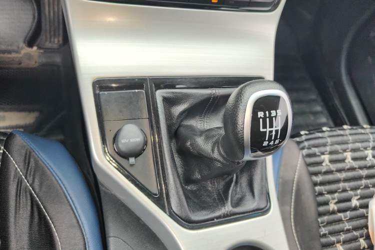 Used Geely Auto Emgrand GL 2017 1.8L Manual Elite Model Gear Lever