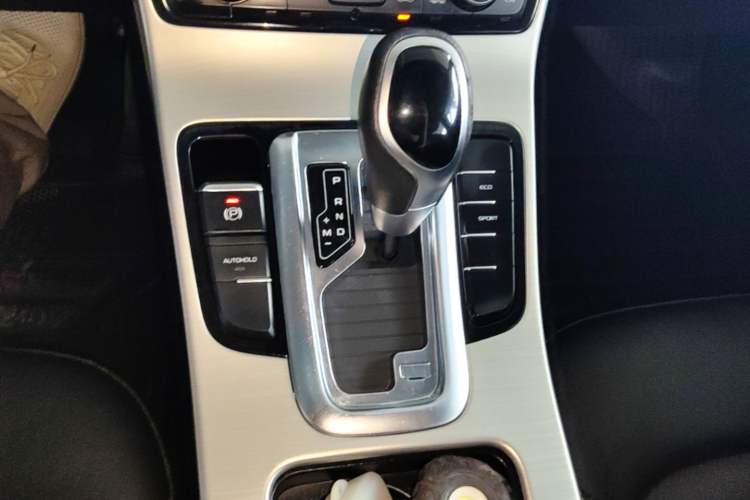 Used Geely Auto Emgrand GL 2017 1.3T DCT Elite Model Gear Lever
