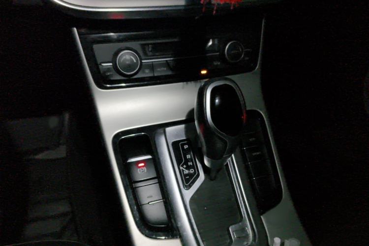 Used Geely Auto Emgrand GL 2017 1.8L DCT Elite Model Gear Lever