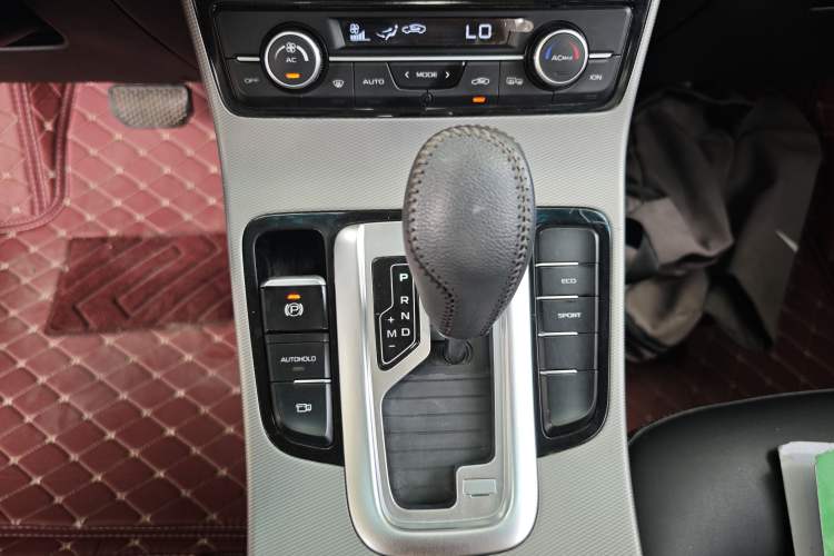 Used Geely Auto Emgrand GL 2017 1.8L DCT Elite Model Gear Lever