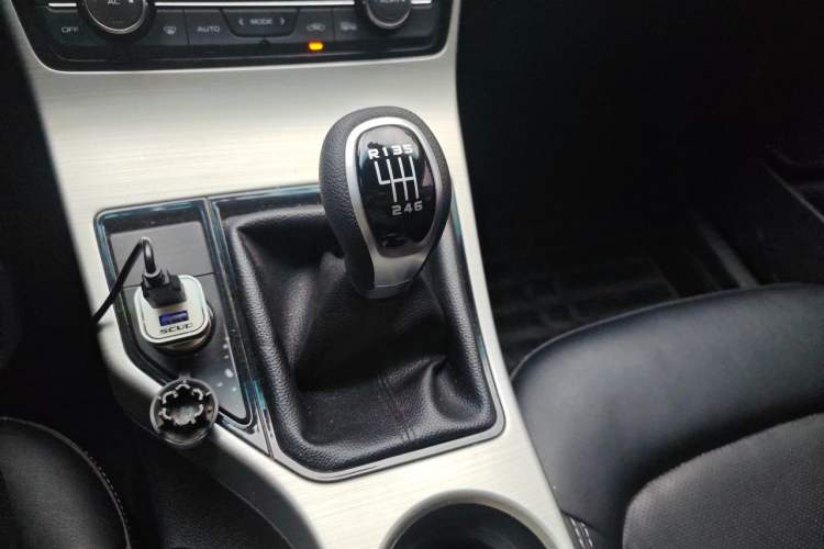 Used Geely Auto Emgrand GL 2017 1.8L Manual Elite Model Gear Lever
