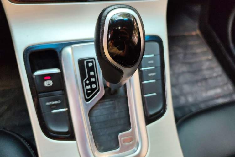 Used Geely Auto Emgrand GL 2017 1.3T DCT Elite Model Gear Lever