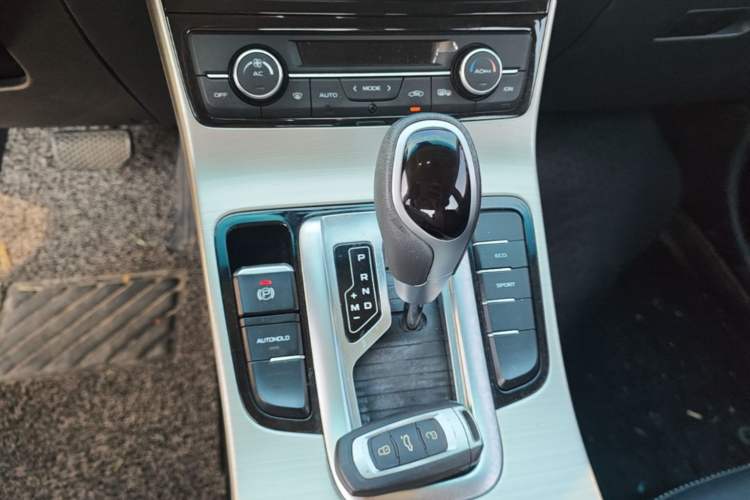 Used Geely Auto Emgrand GL 2017 1.3T DCT Elite Model Gear Lever