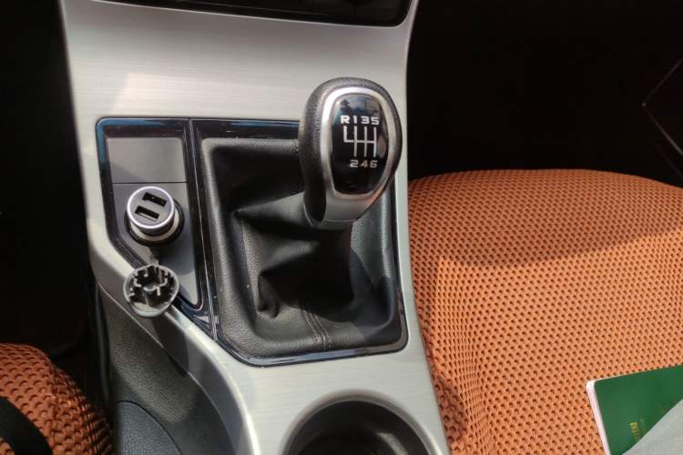 Used Geely Auto Emgrand GL 2017 1.8L Manual Elite Model Gear Lever
