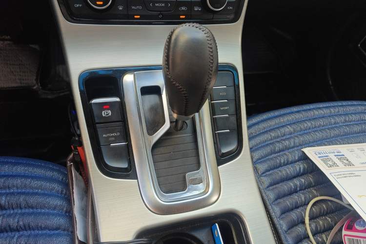 Used Geely Auto Emgrand GL 2017 1.8L DCT Elite Model Gear Lever