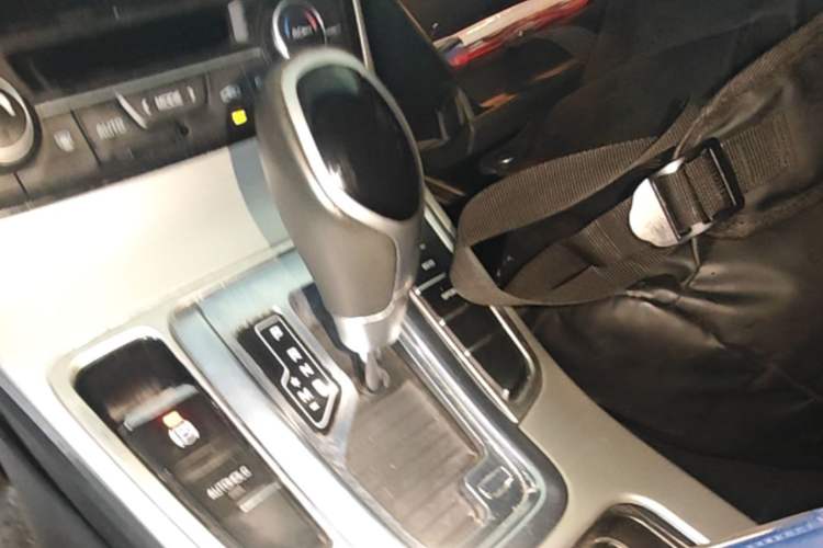 Used Geely Auto Emgrand GL 2017 1.8L DCT Elite Model Gear Lever