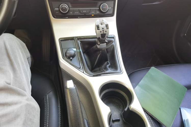 Used Geely Auto Emgrand GL 2017 1.3T Manual Elite Model Gear Lever