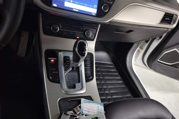 Used Geely Auto Emgrand GL 2017 1.3T DCT Elite Model Gear Lever