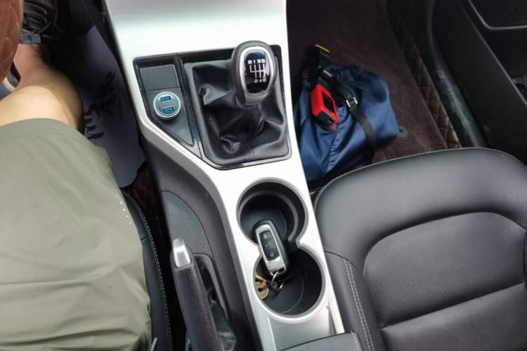 Used Geely Auto Emgrand GL 2017 1.8L Manual Elite Model Gear Lever